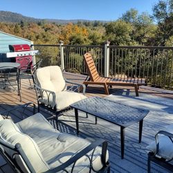 Inn the Woods Suites - The beautiful, large deck.