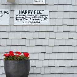 Happy Feet Massage by Susan Zhou Andersen - Happy Feet Body Massage by Susan Zhou Andersen is conveniently located near Munson Hospital and downtown Traverse City at 620 Second St