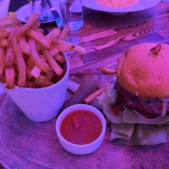 Wally's - Wallys burger - New American Near Me - Las Vegas, Nevada