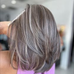 Ivy Yenvy Hairstylist - Ash silver blonde balayage