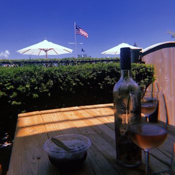 Baron's Cove - Patio by the pool - Hotels Near Me - Sag Harbor, New York