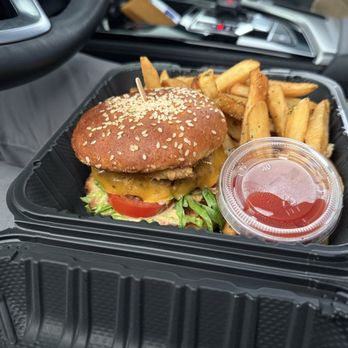 Maldon’s Brasserie - Maldon's Classic Cheese Burger - French Near Me - Irvine, California Maldon’s Brasserie - Maldon's Classic Cheese Burger - French Near Me - Irvine, California