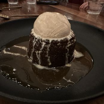 Gordon Ramsay Hell’s Kitchen - toffee pudding dessert - really good - Bars Near Me - Mashantucket, Connecticut