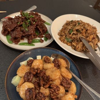 Panda Inn - Panda Beef, Chicken Chow Fun, and Honey Walnut shrimp - Chinese Near Me - La Palma, California Panda Inn - Panda Beef, Chicken Chow Fun, and Honey Walnut shrimp - Chinese Near Me - La Palma, California