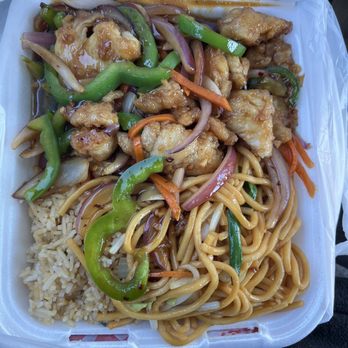 China A Go Go - Mongolian chicken  . More bang for your buck for under $11 for lunch . Unbearable - Chinese Near Me - Las Vegas, Nevada