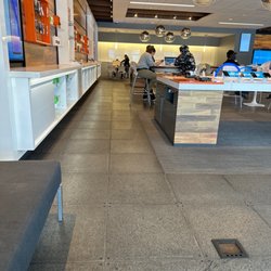 AT&T Store - The manager not doing anything.