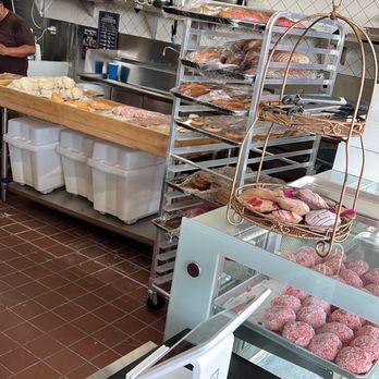Soy Concha Bakery - workers working in the kitchen - Bakeries Near Me - East Los Angeles, California Soy Concha Bakery - workers working in the kitchen - Bakeries Near Me - East Los Angeles, California