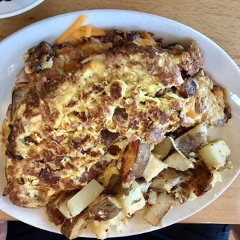 Sunset Grill - Meat Lover's Omeltte - Breakfast & Brunch Near Me - Barrie, Ontario
