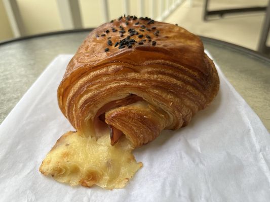 LuckyBolt Kitchen + Bakery by null