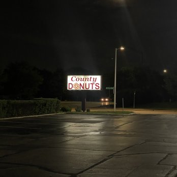 County Donuts - Bakeries Near Me - Schaumburg, Illinois