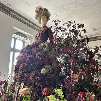 Lynnewood Hall - Fleur de Villes: The Gilded Age Ada Brooks character fresh floral design by florist, Blossom Bliss - Landmarks & Historical Buildings Near Me - Elkins Park, Pennsylvania Lynnewood Hall - Fleur de Villes: The Gilded Age Ada Brooks character fresh floral design by florist, Blossom Bliss - Landmarks & Historical Buildings Near Me - Elkins Park, Pennsylvania