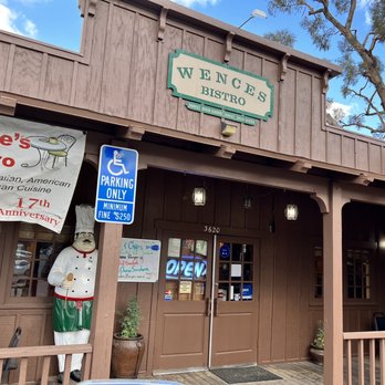 Wences Bistro - The entrance near the Post Office - Italian Near Me - Acton, California
