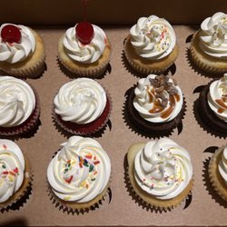 Babycakes Cupcakery - Assorted cupcakes