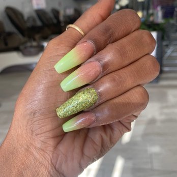Chrome Nails Bar - Beautiful - Nail Salons Near Me - Lynwood, California