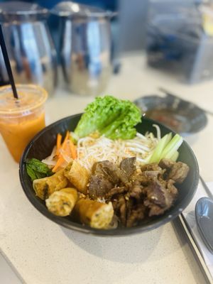 VIET NOM by null