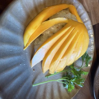 Hommali Thai Dining - Mango with sticky rice - Thai Near Me - Gaithersburg, Maryland