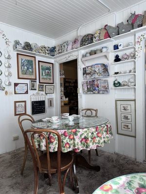Julian Tea & Cottage Arts by null