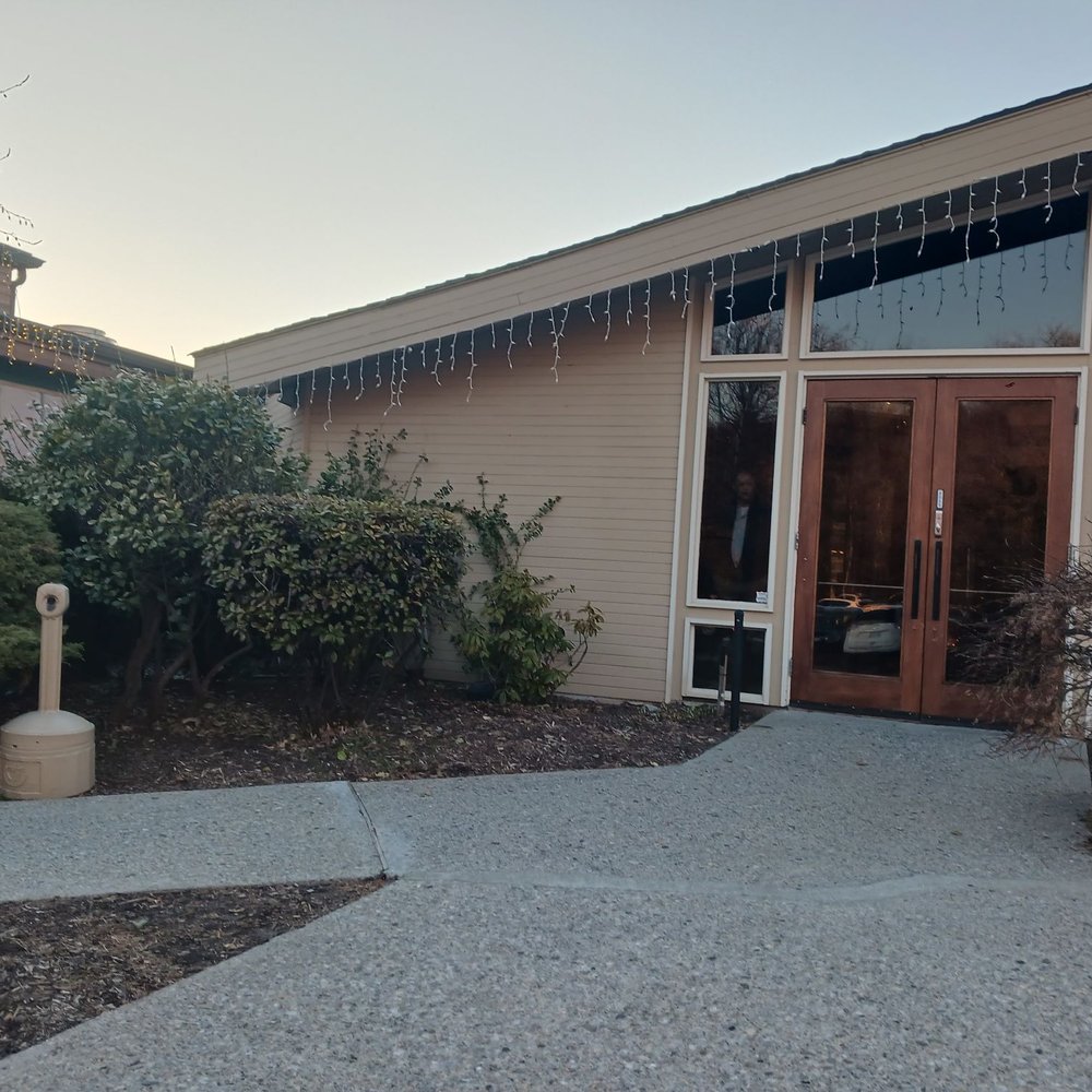 Half Moon - Front door - New American Near Me - Dobbs Ferry, New York