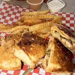 LA Roma Pizza have Mediterranean food dish is so good. They called Nar Shawarma