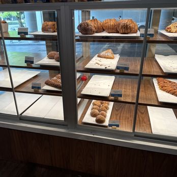 Paris Baguette - Lots of empty shelves waiting to be stocked - Bakeries Near Me - Honolulu, Hawaii Paris Baguette - Lots of empty shelves waiting to be stocked - Bakeries Near Me - Honolulu, Hawaii