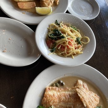 Francesca's Amici - Pollo al Limone  Pasta con Agio y Olio  Whitefish al Limone - Italian Near Me - Elmhurst, Illinois
