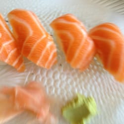 Izumi Japanese Restaurant - Salmon nigiri