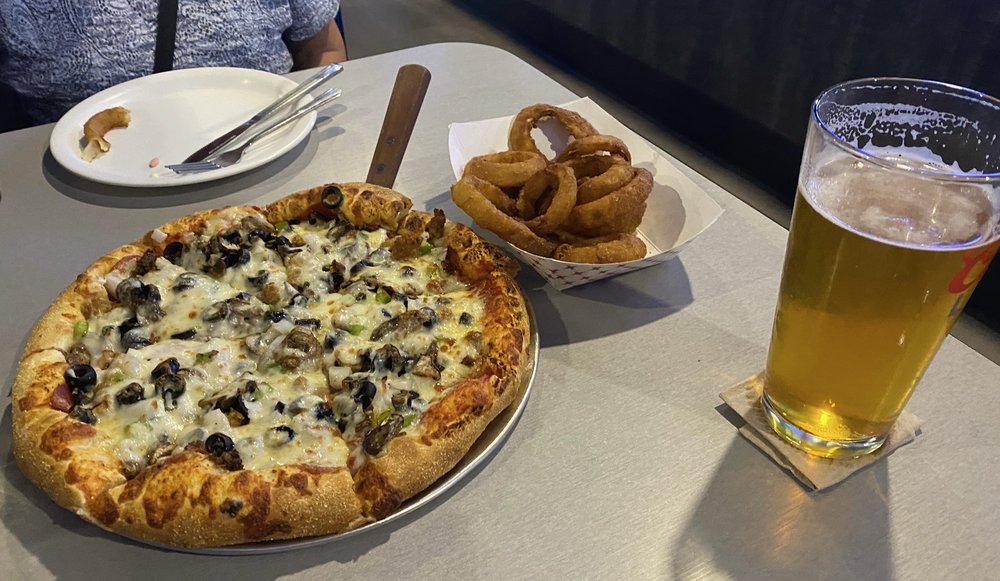 Puder's Pizza Logo