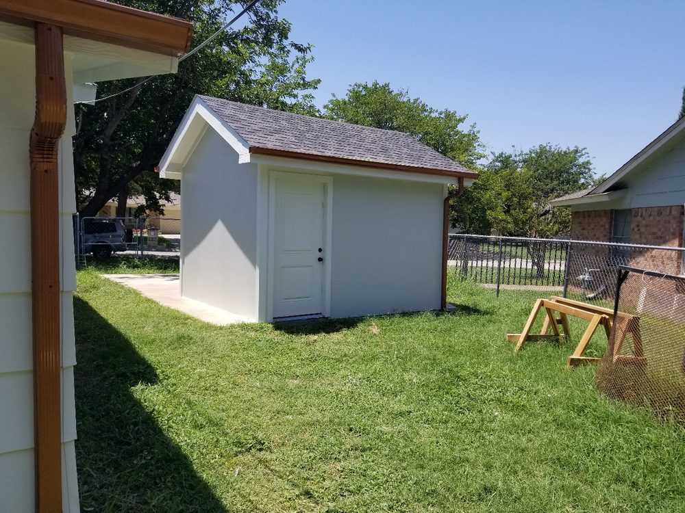 Slide of Humberto's Roofing Service