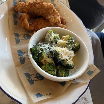 Doughbird - Chicken Tenders with broccoli - Comfort Food Near Me - Tucson, Arizona