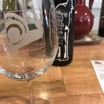 Hermit Woods Winery & Eatery - Wine Tasting Room Near Me - Meredith, New Hampshire