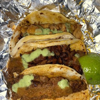 Tacos El Chido - Chicken at top, then pork, then chorizo - Tacos Near Me - Los Angeles, California Tacos El Chido - Chicken at top, then pork, then chorizo - Tacos Near Me - Los Angeles, California