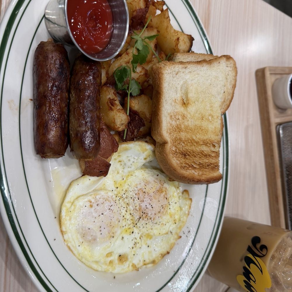 Madi - The Basic - Breakfast & Brunch Near Me - San Diego, California Madi - The Basic - Breakfast & Brunch Near Me - San Diego, California