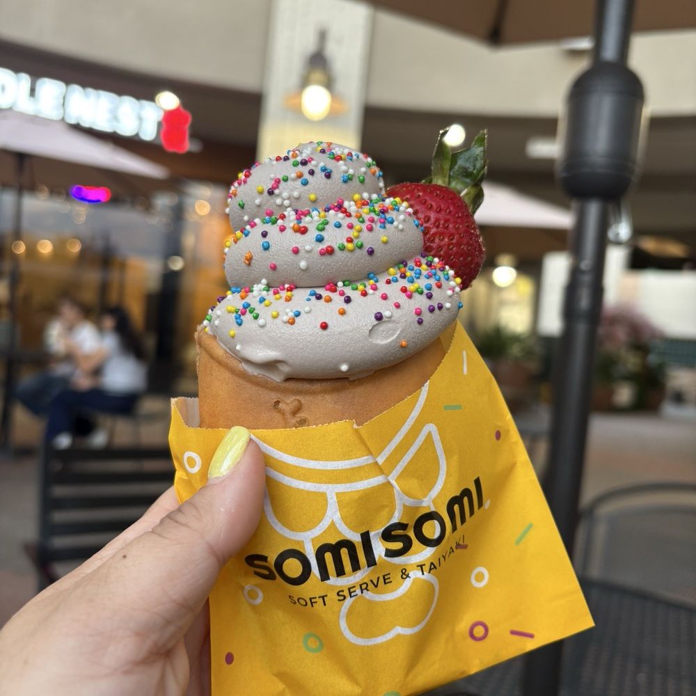 Somisomi - Cookies and Cream - Ice Cream & Frozen Yogurt Near Me - Irvine, California Somisomi - Cookies and Cream - Ice Cream & Frozen Yogurt Near Me - Irvine, California