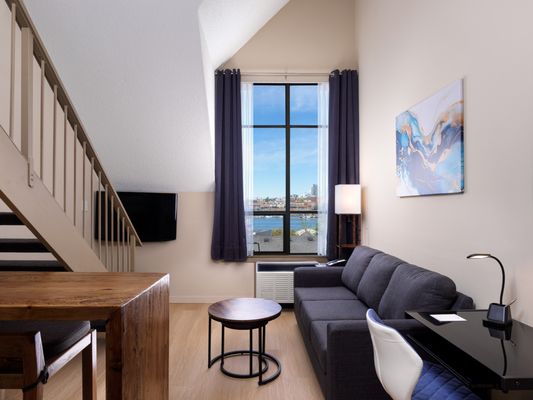 Huntingdon Hotel & Suites by null