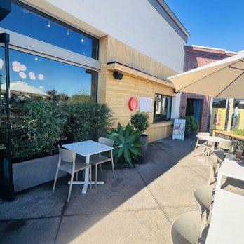 Roam Artisan Burgers - Burgers Near Me - Corte Madera, California