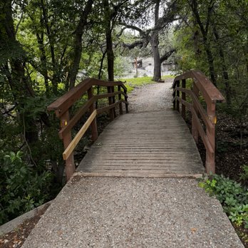 Blunn Creek Greenbelt - Hiking Near Me - Austin, Texas Blunn Creek Greenbelt - Hiking Near Me - Austin, Texas