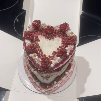 The Enchanted Cake - Custom Cakes Near Me