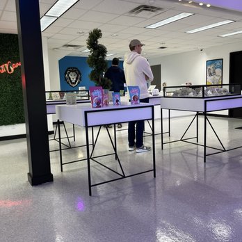 THC by Nothing But Hemp - Interior - Vitamins & Supplements Near Me - St. Paul, Minnesota THC by Nothing But Hemp - Interior - Vitamins & Supplements Near Me - St. Paul, Minnesota