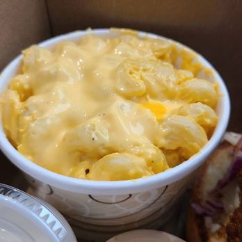 Baba's Hot Chicken - The mac 'n cheese that blew Dave's away!!! - Chicken Shop Near Me - Riverside, California