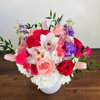 Flower Synergy - Sweet pea - Florists Near Me - Costa Mesa, California Flower Synergy - Sweet pea - Florists Near Me - Costa Mesa, California