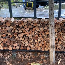 Hardwood Bros - A perfectly stacked half cord of our house blend.