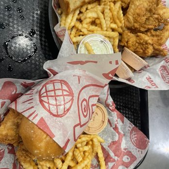 Raising Cane's - Fast Food Near Me - Flushing, New York