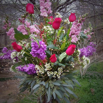 Raintree Florist - Hot lady roses with lavender stock and snapdragons - Florists Near Me Raintree Florist - Hot lady roses with lavender stock and snapdragons - Florists Near Me