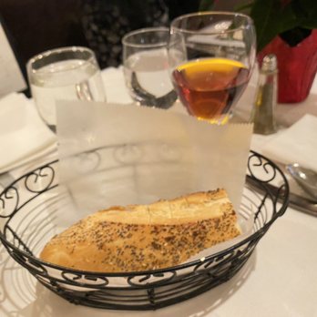 Armondo's Italian Restaurant - Complimentary bread - Italian Near Me - Jackson Heights, New York