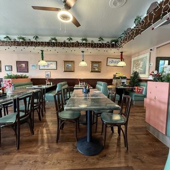 Sammy's Restaurant - Interior. - Salad Near Me - Sacramento, California Sammy's Restaurant - Interior. - Salad Near Me - Sacramento, California