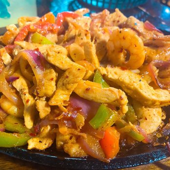 Las Islitas Lodi - Chicken and shrimp fajitas - Mexican Near Me - Lodi, California
