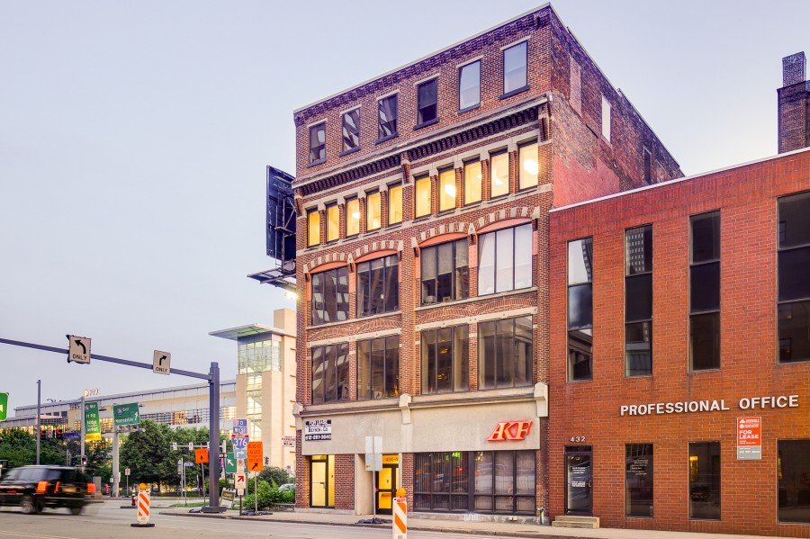 BEYNON & CO. COMMERCIAL REAL ESTATE Updated September 2024 102 Broadway St, Carnegie
