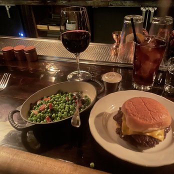 Armitage Alehouse - Burger and peas with bacon - Pubs Near Me - Chicago, Illinois Armitage Alehouse - Burger and peas with bacon - Pubs Near Me - Chicago, Illinois