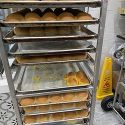 Hot Pan de sal