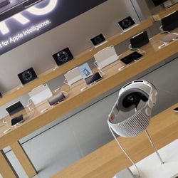 Apple Store - PRO-fessional......50%
